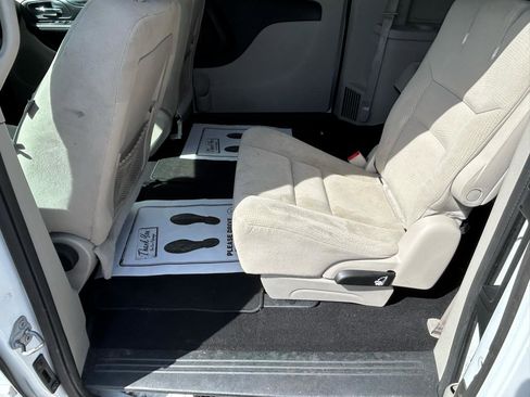 Used 2015 Dodge Grand Caravan SE w/ Quick Order Package 29E SE FWD image 9