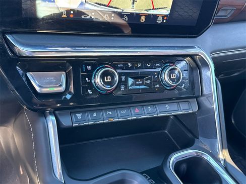 Used 2024 GMC Sierra 3500 Denali Ultimate image 30