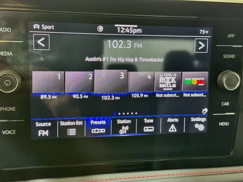 Used 2025 Volkswagen Jetta GLI Autobahn FWD image 17