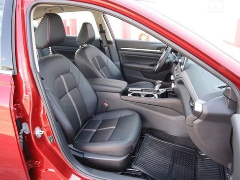 Certified 2025 Nissan Altima 2.5 SR FWD image 26