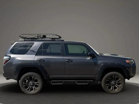Used 2020 Toyota 4Runner TRD Off-Road AWD/4WD image 5