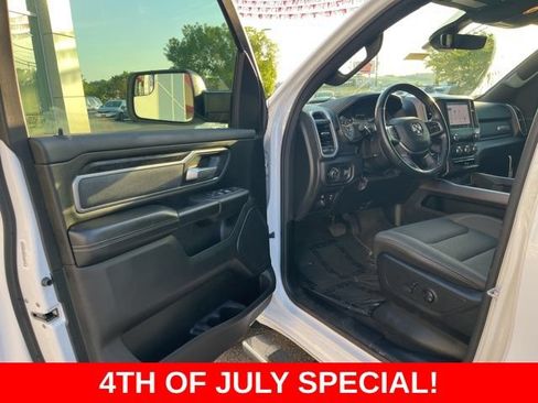 Used 2022 RAM 1500 Big Horn AWD/4WD image 3