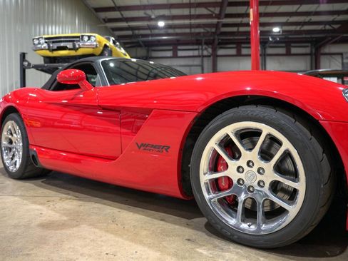Used 2004 Dodge Viper SRT-10 image 39