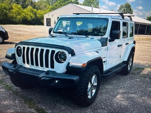 Used 2018 Jeep Wrangler Unlimited Sahara AWD/4WD image 1