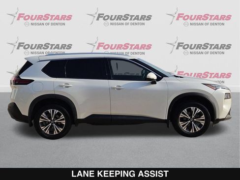 Used 2021 Nissan Rogue SV w/ Premium Package FWD image 3