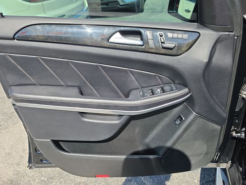 Used 2014 Mercedes-Benz GL 450 4MATIC image 19
