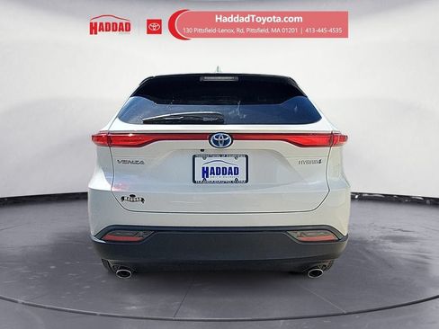 Used 2021 Toyota Venza LE AWD/4WD image 4