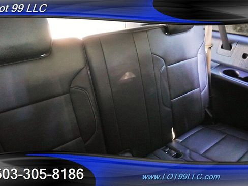 Used 2018 Chevrolet Suburban LT AWD/4WD image 17