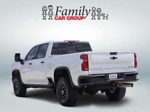 Used 2026 Chevrolet Silverado 2500 ZR2 AWD/4WD image 3