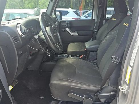 Used 2015 Jeep Wrangler Unlimited Sahara w/ Connectivity Group AWD/4WD image 9