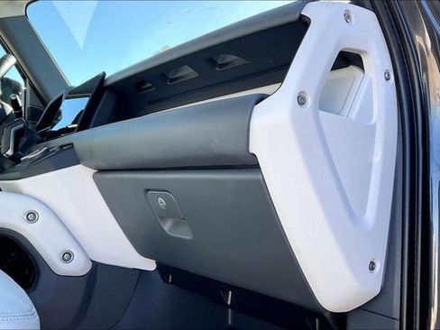 Used 2025 Land Rover Defender 110 S image 20