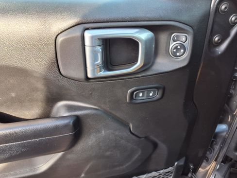 Used 2021 Jeep Wrangler Unlimited Sport image 19