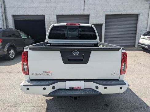 Used 2021 Nissan Frontier SV RWD image 8
