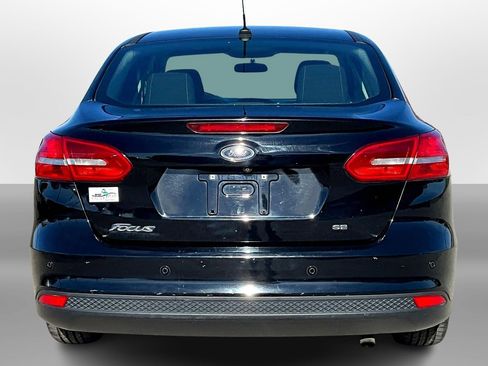 Used 2018 Ford Focus SEL image 4