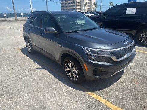 Used 2022 Kia Seltos EX AWD/4WD image 1