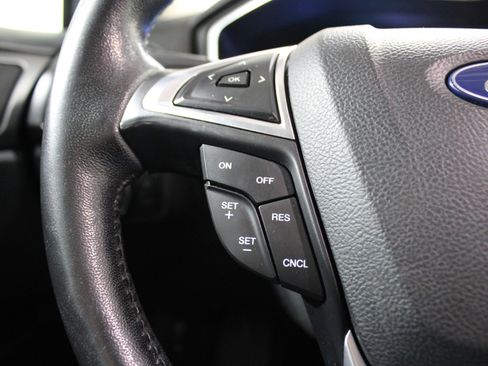 Used 2017 Ford Fusion Titanium FWD image 10