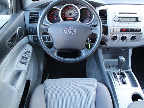 Used 2008 Toyota Tacoma PreRunner image 2