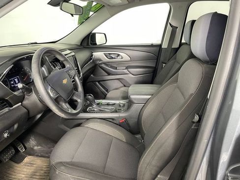 Used 2018 Chevrolet Traverse LS FWD image 2