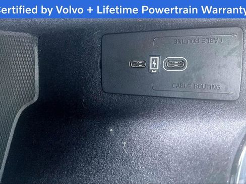 Used 2025 Volvo XC60 B5 Plus AWD/4WD image 33
