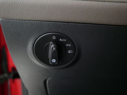 Certified 2022 Volkswagen Taos SEL w/ Panoramic Sunroof Package image 26