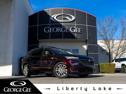 Used 2023 Buick Enclave Avenir image 1