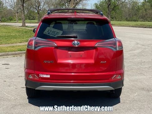 Used 2017 Toyota RAV4 XLE FWD image 6