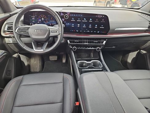 Used 2025 Chevrolet Traverse Z71 AWD/4WD image 12