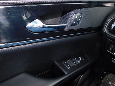 Used 2023 Lincoln Nautilus AWD w/ Premium Package image 30