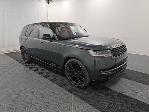 Used 2023 Land Rover Range Rover Long Wheelbase SE AWD/4WD image 3