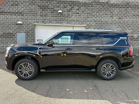 New 2026 Nissan Armada SL w/ Captain's Chari Seat Package image 4