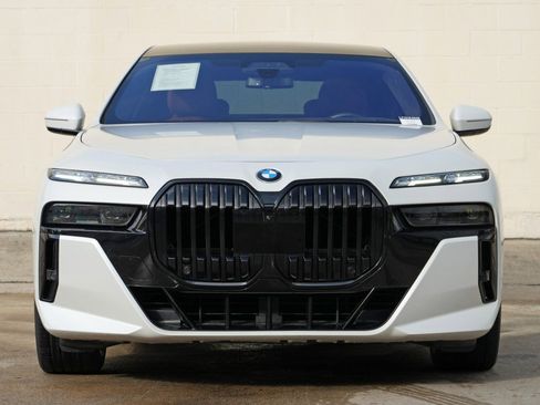 Used 2023 BMW 760i xDrive w/ Executive Package AWD/4WD image 7