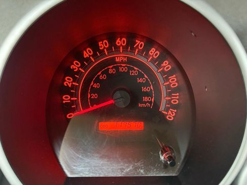 Used 2010 Toyota Tundra 4x4 CrewMax image 32
