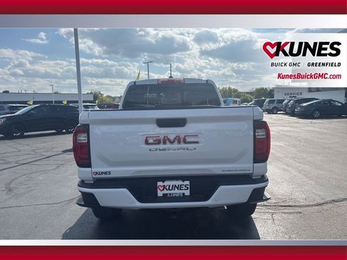 Used 2024 GMC Canyon Denali image 9
