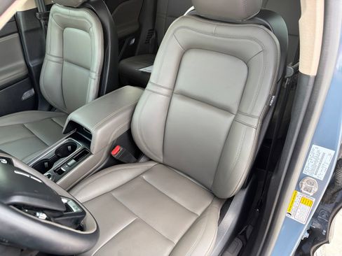 Used 2025 Lincoln Corsair FWD image 19