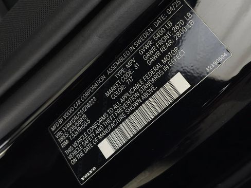 Certified 2025 Volvo XC60 B5 Core AWD/4WD image 35