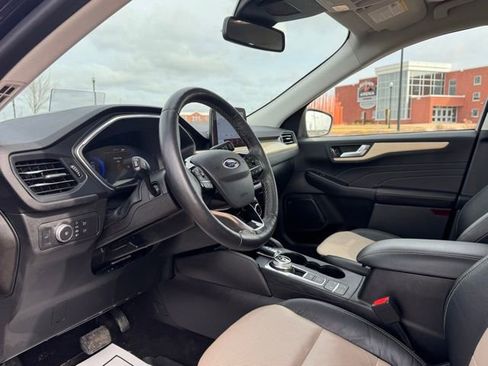 Used 2022 Ford Escape Titanium w/ Titanium Elite Package AWD/4WD image 10