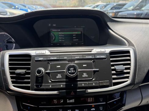 Used 2017 Honda Accord LX image 10