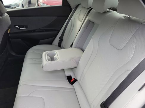 Used 2024 Hyundai Elantra Limited image 14