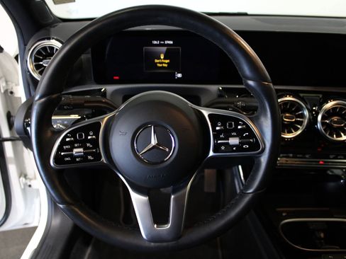 Used 2022 Mercedes-Benz A 220 4MATIC image 23