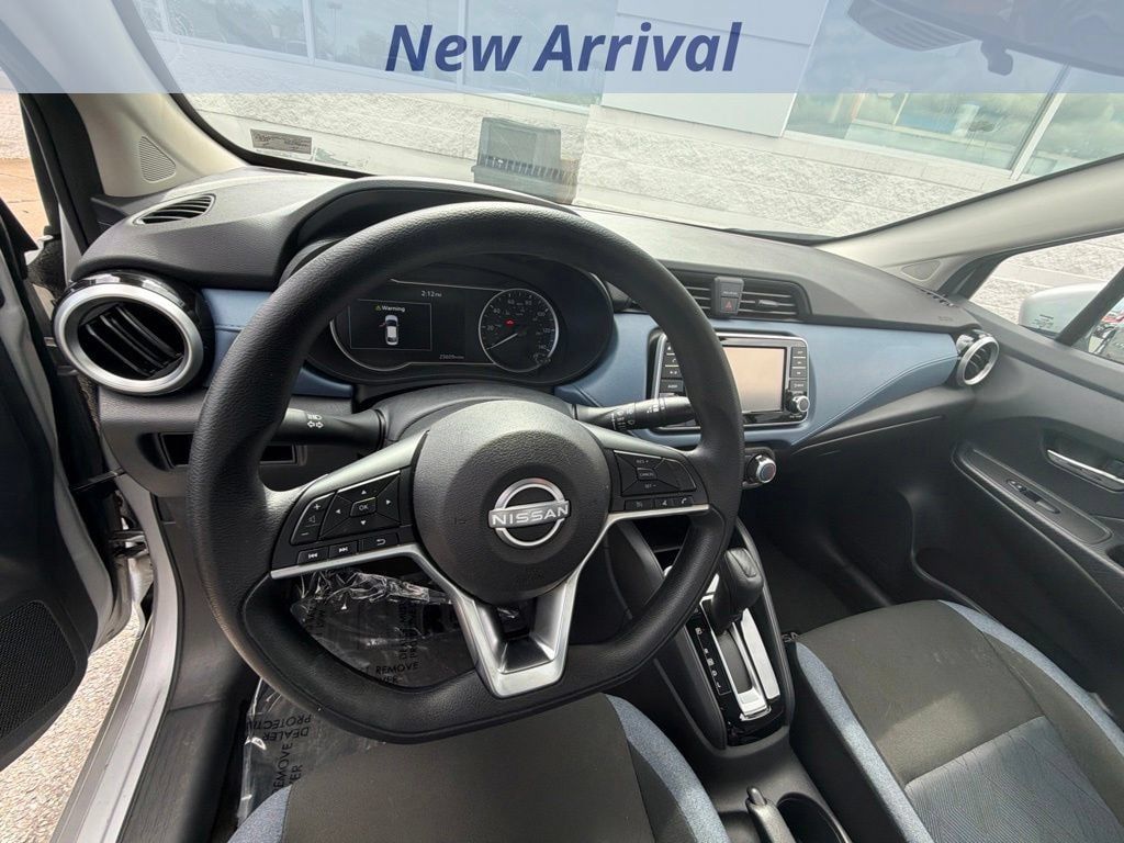 Used 2025 Nissan Versa SV FWD image 10