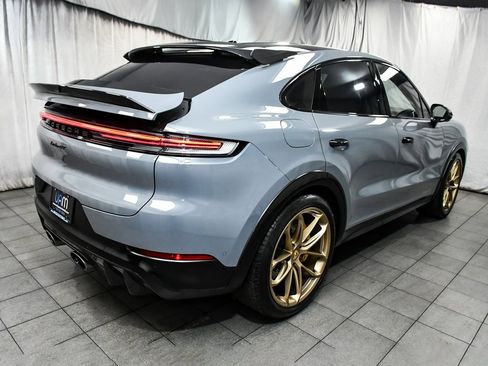Used 2024 Porsche Cayenne Turbo GT image 6