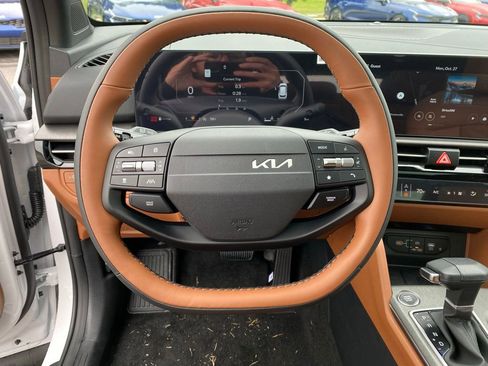 New 2026 Kia Sportage X-Line w/ X-Line Technology Package image 12