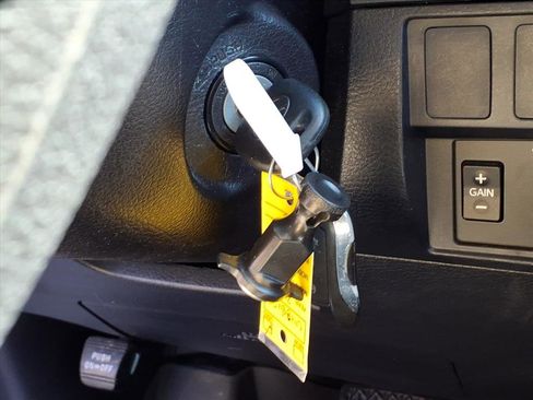 Used 2020 Toyota Tundra SR image 15