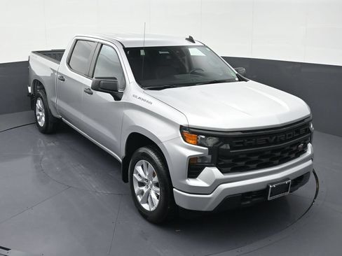 Used 2022 Chevrolet Silverado 1500 Custom AWD/4WD image 23