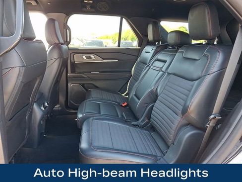 Used 2025 Ford Explorer ST-Line w/ ST-Line Street Pack AWD/4WD image 18
