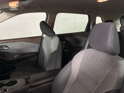 Used 2023 Nissan Rogue SV FWD image 17