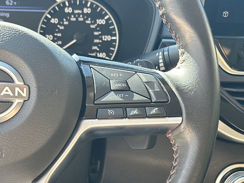 Used 2023 Nissan Altima 2.5 SR w/ SR Premium Package FWD image 19