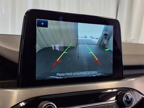 Used 2021 Ford Escape Titanium image 10