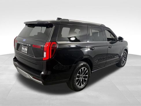 Used 2025 Ford Expedition Platinum AWD/4WD image 7