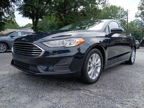 Used 2020 Ford Fusion SE FWD image 2